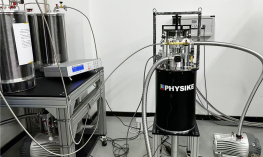 顶部装卸型1.5K制冷机系统安装成功