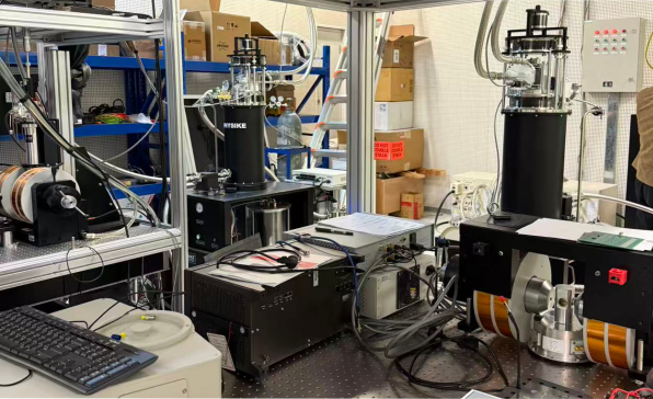 氦循环低温系统安装成功